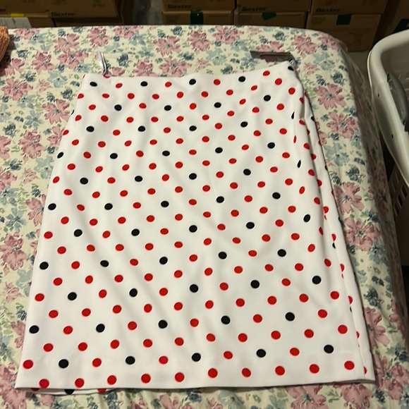 NWT Nine West polka dot pencil skirt size 8 - Picture 1 of 4